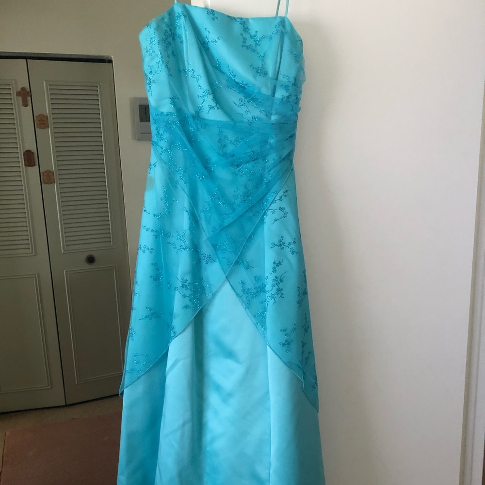 Turquoise sparkly floral prom dress!